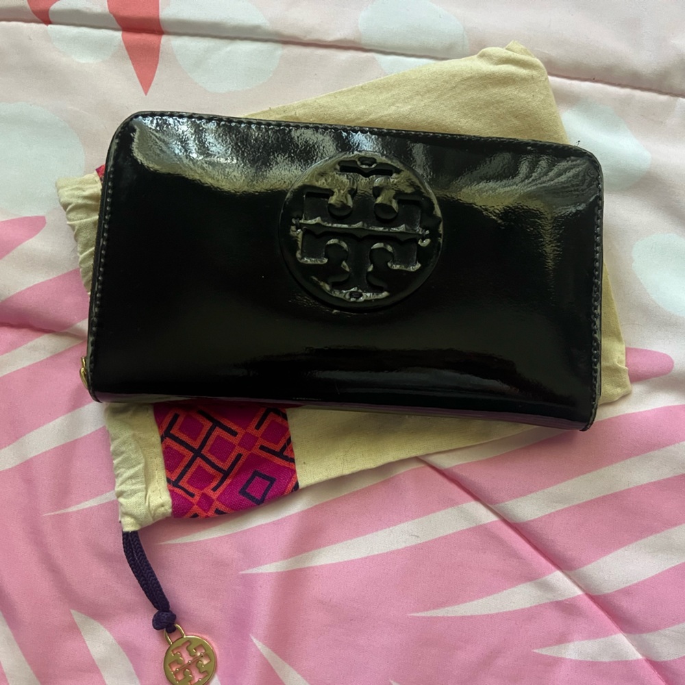 Tory Burch Shiny Black Leather Clutch